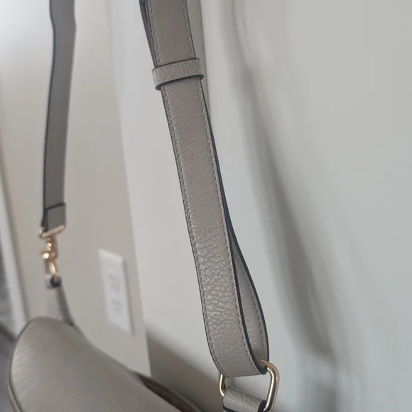 Sidekick-Poppy & Peonies Gray Crossbody Bag - Picture 5 of 8